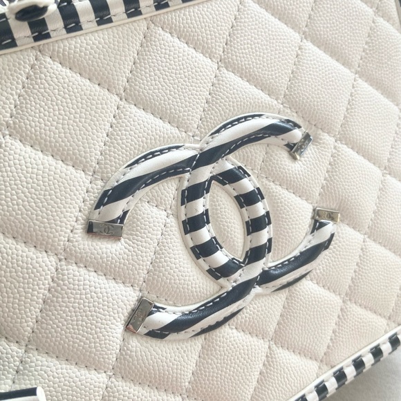 Chanel Vanity Quilted Caviar with Striped Leather - Picture 4 of 11